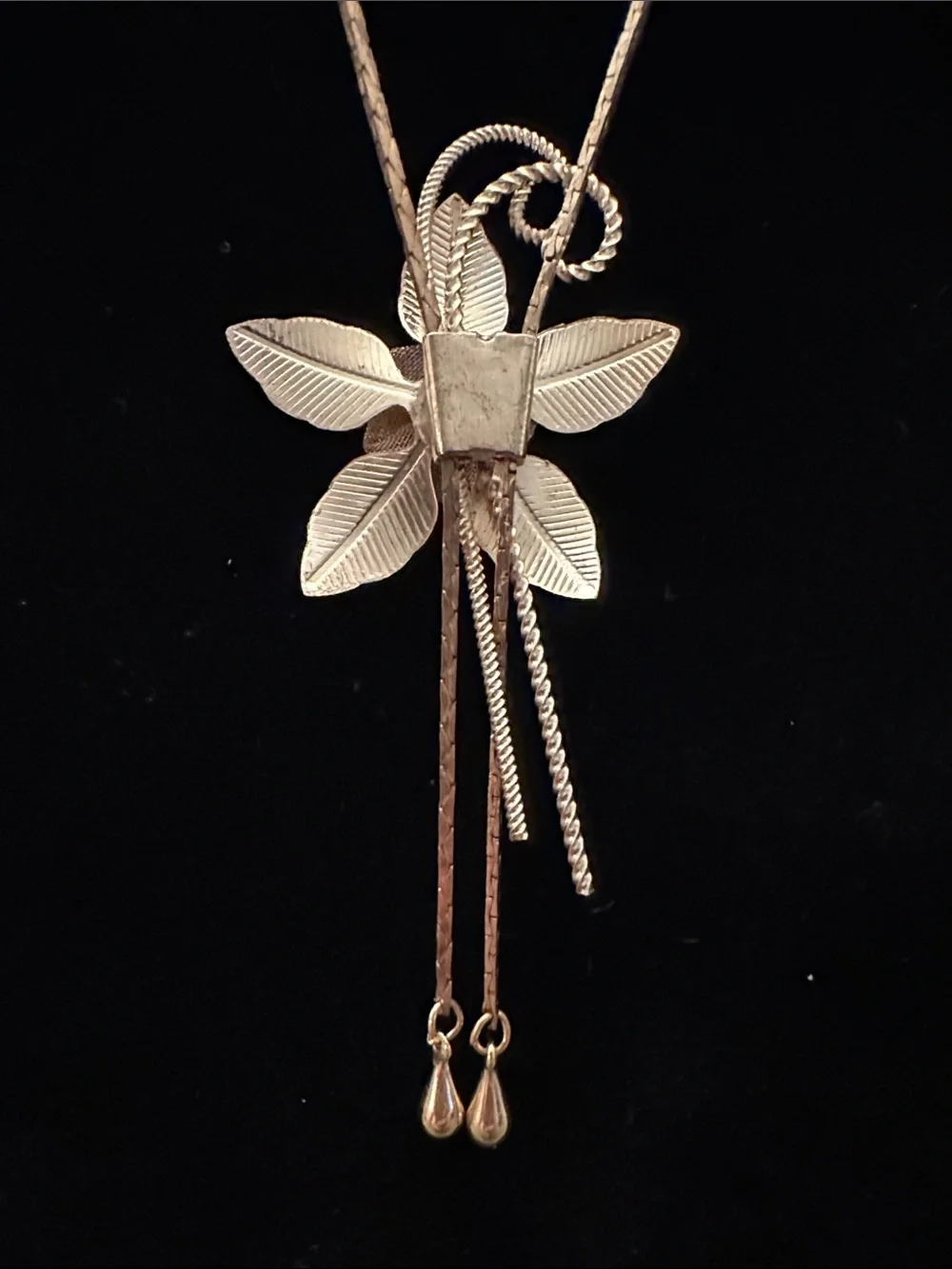 Vintage 70s Gold Mesh Rose Flower Bolo Lariat Necklace Boho Retro Adjustable